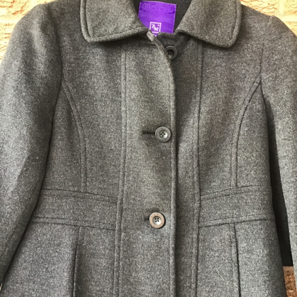 Quality Coat - Picture 2 of 9